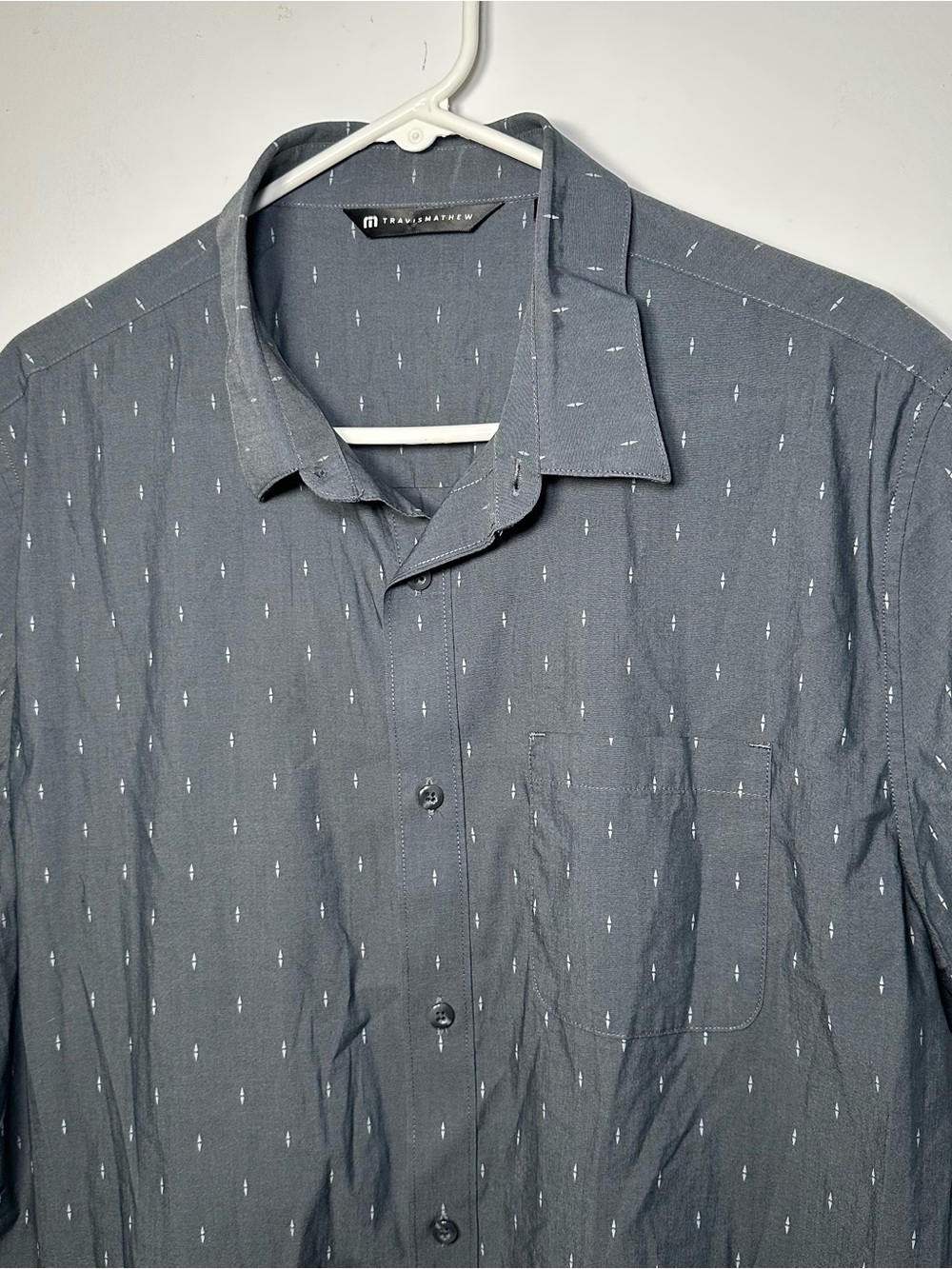 TravisMathew Men’s Gray Short Sleeve Button Front Shirt Geometric Print - Picture 5 of 15
